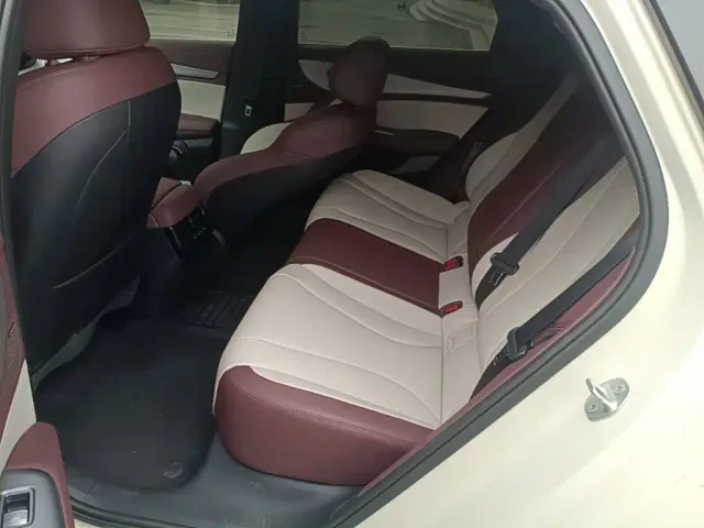 BYD Seal 07 DM-i — Фото автомобиля 16