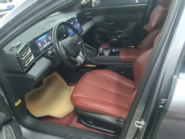 BYD Qin L — Фото автомобиля 10