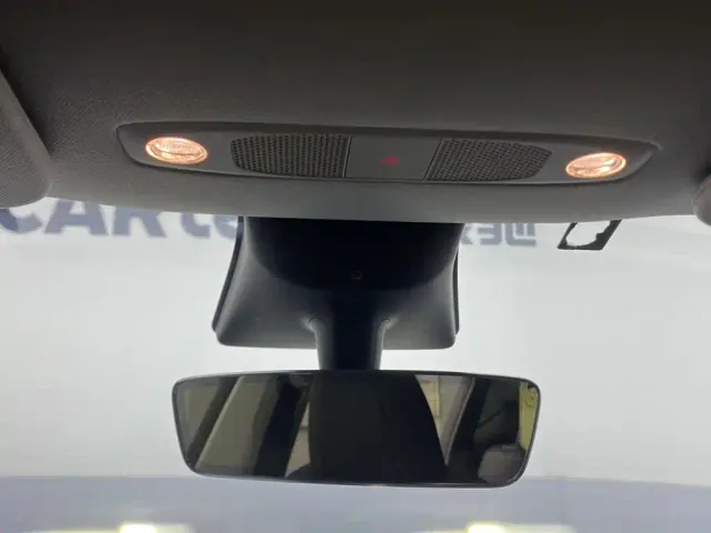 Tesla Model Y — Фото автомобиля 22