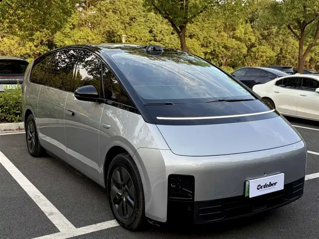 Li Auto MEGA — Фото автомобиля 4