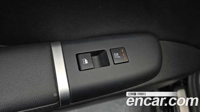Hyundai Grandeur Grandeur (GN7) 2.5 Бензин 2WD — Фото автомобиля 19