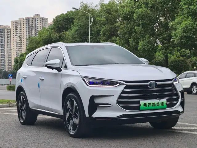 BYD Tang — Фото автомобиля 3