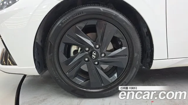 Hyundai Avante CN7 — Фото автомобиля 5