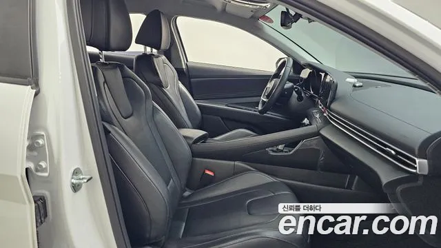 Hyundai Avante CN7 — Фото автомобиля 11