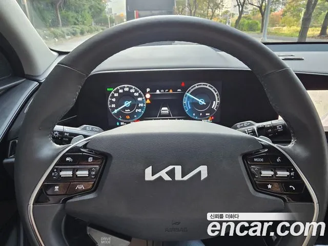 Kia Niro — Фото автомобиля 9