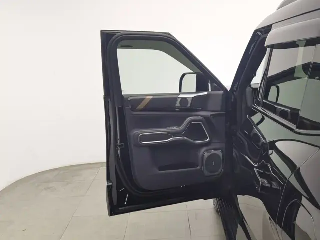 BYD FangChengBao Leopard 8 — Фото автомобиля 8