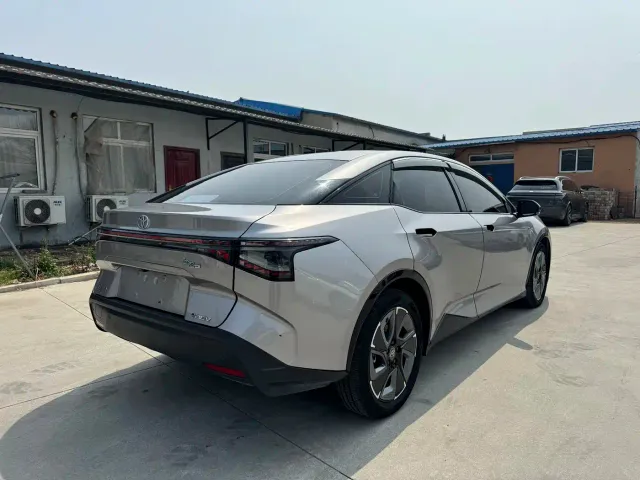 Toyota bZ3 — Фото автомобиля 11