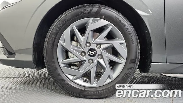 Hyundai Avante CN7 — Фото автомобиля 5