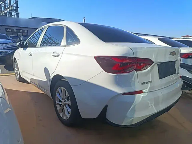 Chevrolet Monza — Фото автомобиля 4