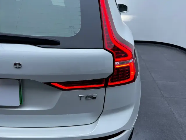 Volvo XC60 — Фото автомобиля 16