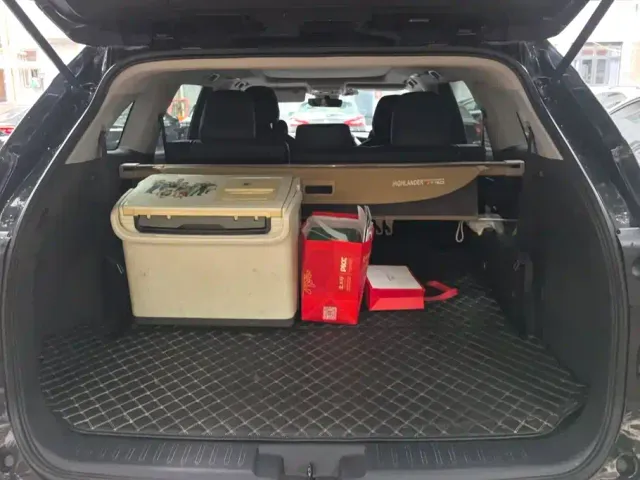 Toyota Highlander — Фото автомобиля 4