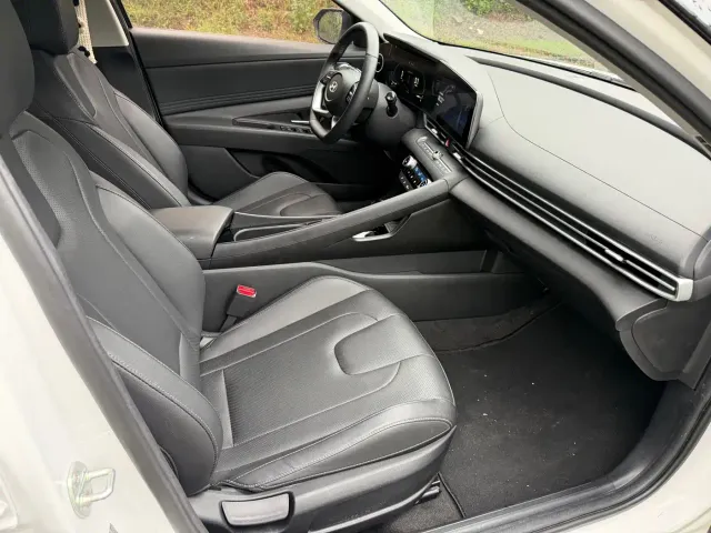 Hyundai Elantra — Фото автомобиля 7