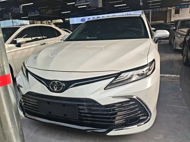 Toyota Camry — Фото автомобиля 2
