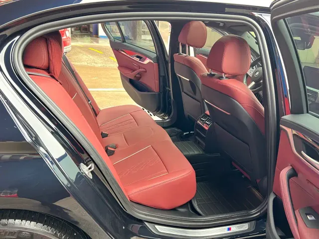 BMW 5 Series — Фото автомобиля 15