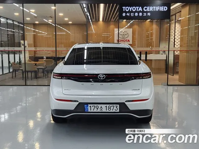 Toyota Crown — Фото автомобиля 4