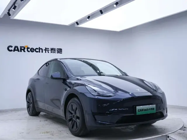 Tesla Model Y — Фото автомобиля 5