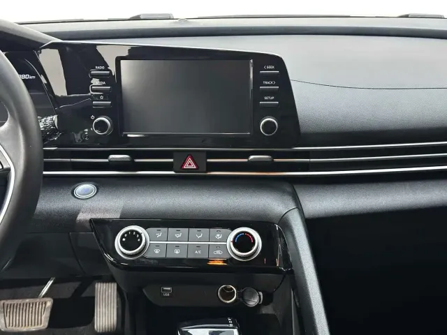 Hyundai Elantra — Фото автомобиля 25