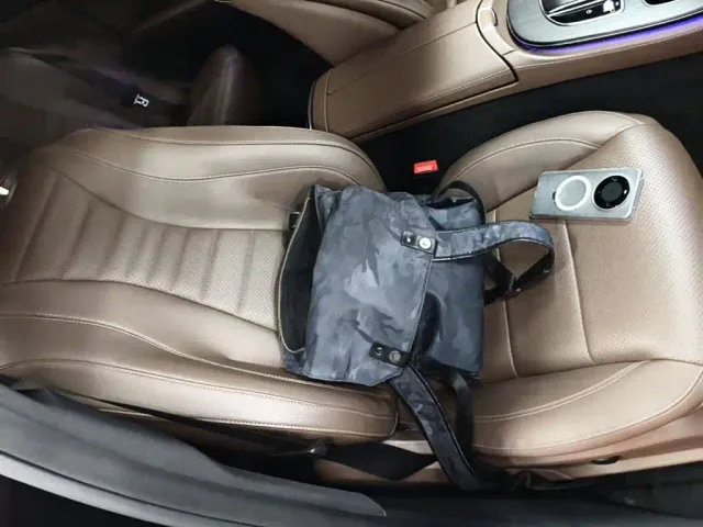 Mercedes-Benz E-Class — Фото автомобиля 24