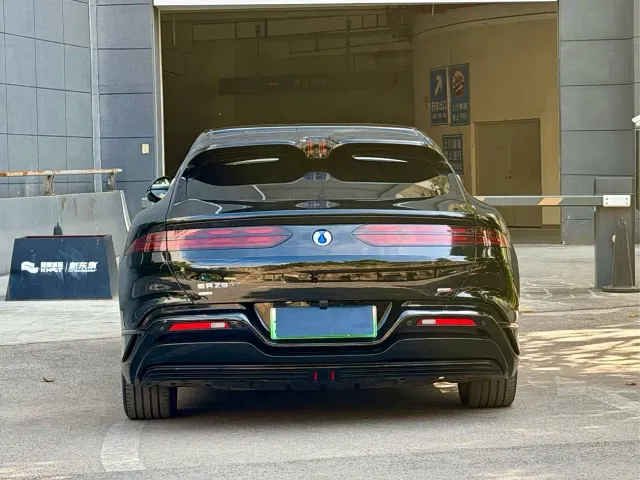 Denza Z9GT — Фото автомобиля 5