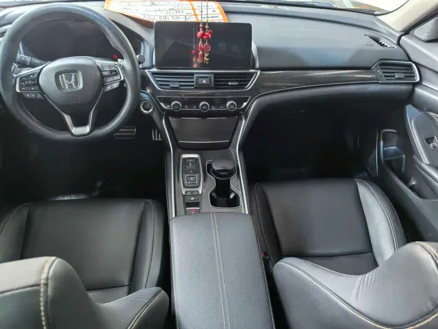 Honda Accord — Фото автомобиля 12