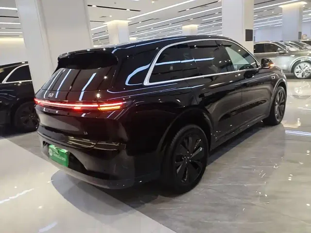 Li Auto L6 — Фото автомобиля 6