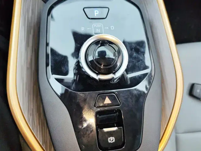 Toyota bZ3 — Фото автомобиля 16