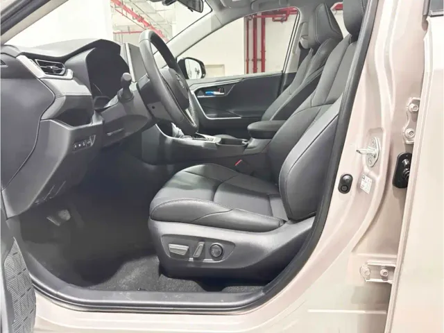 Toyota Wildlander — Фото автомобиля 12