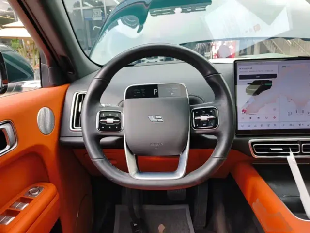 Li Auto L7 — Фото автомобиля 10