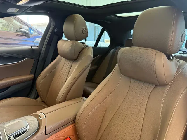 Mercedes-Benz E-Class — Фото автомобиля 16