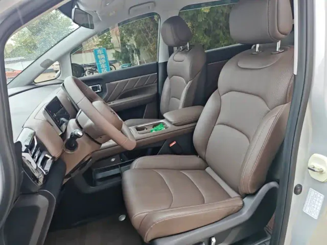 Wuling Starlight 730 — Фото автомобиля 14