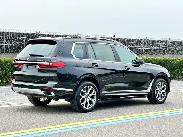 BMW X7 — Фото автомобиля 7