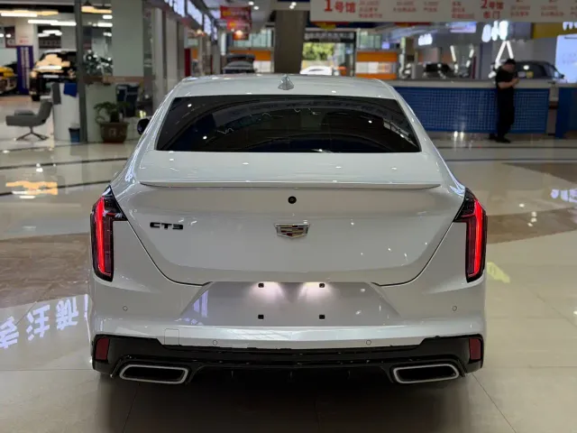 Cadillac CT4 — Фото автомобиля 4