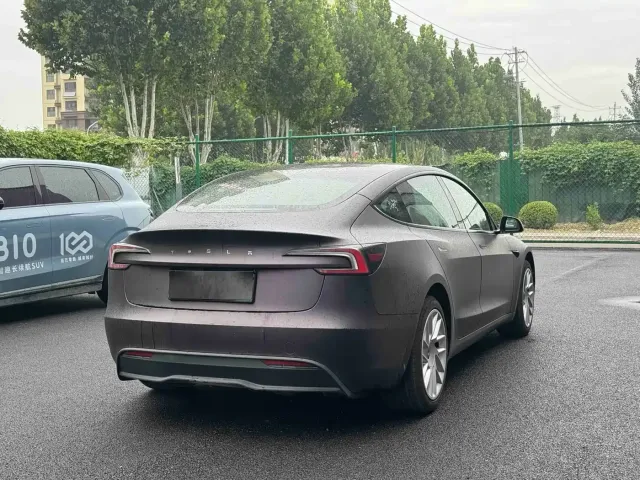 Tesla Model 3 2025 Long Range All-Wheel Drive — Фото автомобиля 5