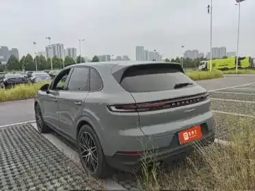 Porsche Cayenne — Фото автомобиля 4