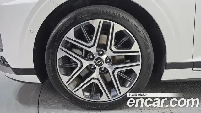 Hyundai Grandeur GN7 — Фото автомобиля 5