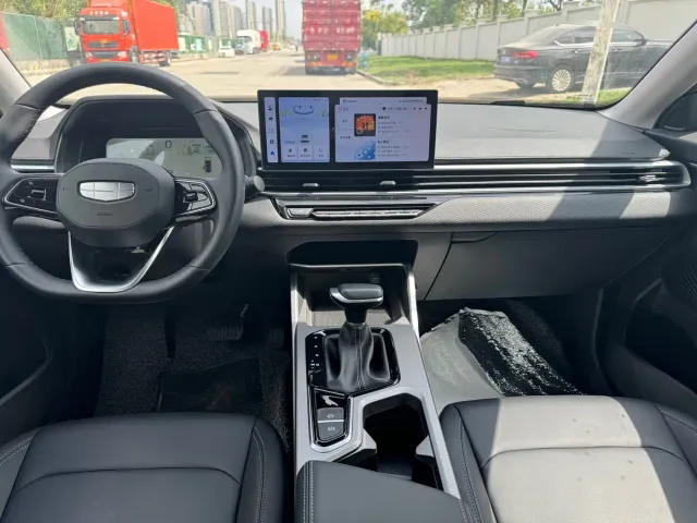 Geely Emgrand — Фото автомобиля 6