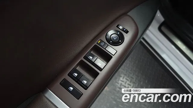 Hyundai Grandeur Grandeur (GN7) — Фото автомобиля 28