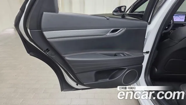 Genesis G80 Бензин 2.5 турбо AWD — Фото автомобиля 25