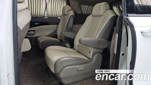 Kia Carnival Generation 4 — Фото автомобиля 18
