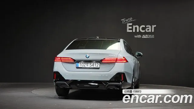 BMW 5-Series — Фото автомобиля 4