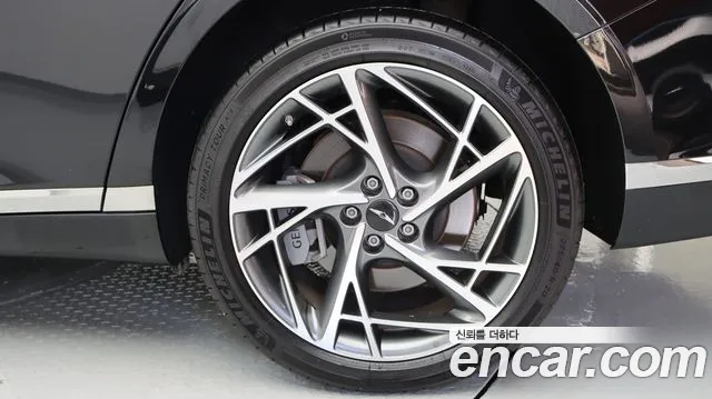 Genesis G90 Бензин 3.5 турбо AWD — Фото автомобиля 6