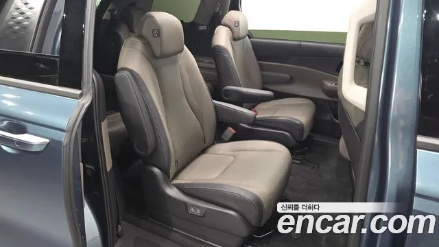 Kia Carnival Generation 4 — Фото автомобиля 17