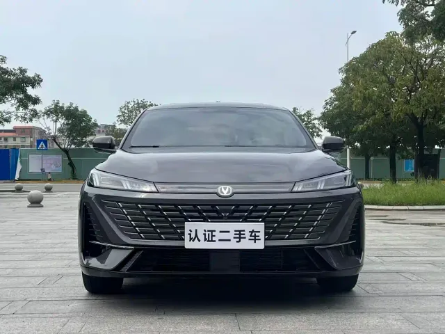 Changan Eado — Фото автомобиля 2