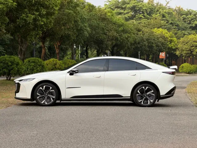 Mazda EZ-6 — Фото автомобиля 13