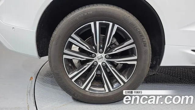 Вольво XC60 — Фото автомобиля 19