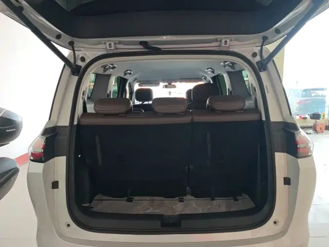 Wuling Starlight 730 — Фото автомобиля 18