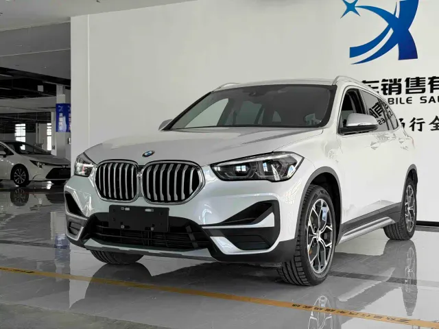 Фотография автомобиля — BMW X1