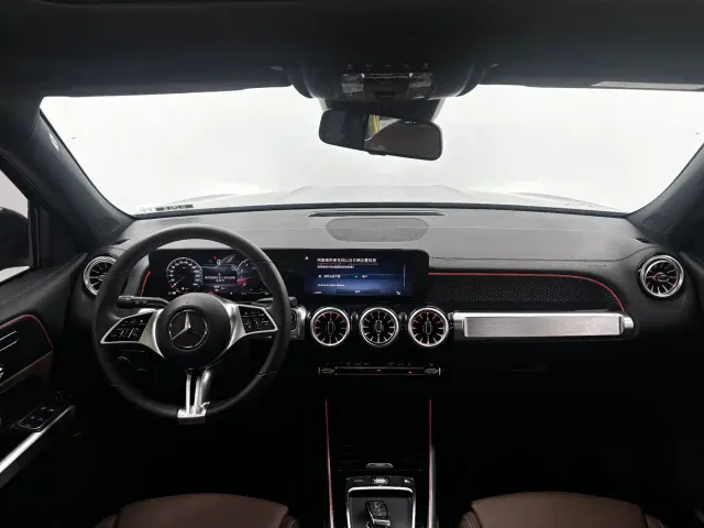 Mercedes-Benz GLB-Class — Фото автомобиля 13