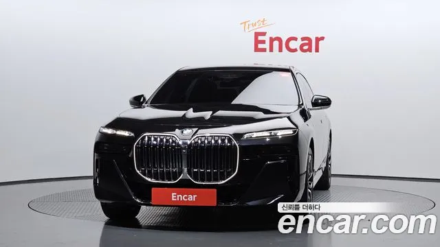BMW 7-Series 7 серия (G70) 740i sDrive M Sport — Фото автомобиля 3