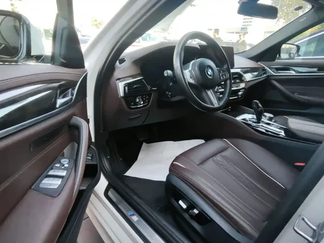 BMW 5 Series — Фото автомобиля 5